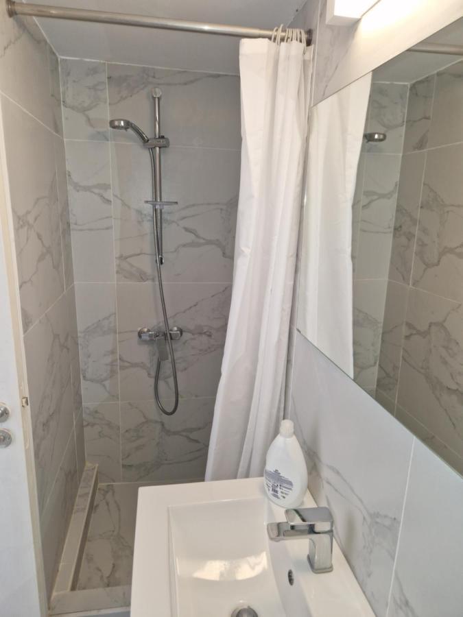 Kolonaki Seaview Apartments ラルナカ 部屋 写真
